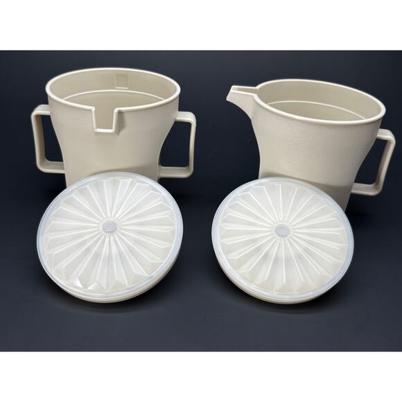 Vintage MCM Tupperware Creamer and Sugar Set Almond Push Seal Top 1414 and 1415 - Picture 6 of 8